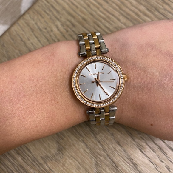 Women’s Michael Kors Watch - Picture 1 of 5